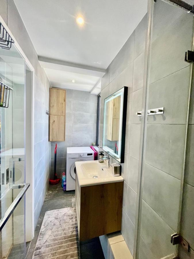 Luxury Modern Apartment - Excellent Location 50M From The Beach, Restaurants, Bars, Shops Flic-en-Flacq Eksteriør billede
